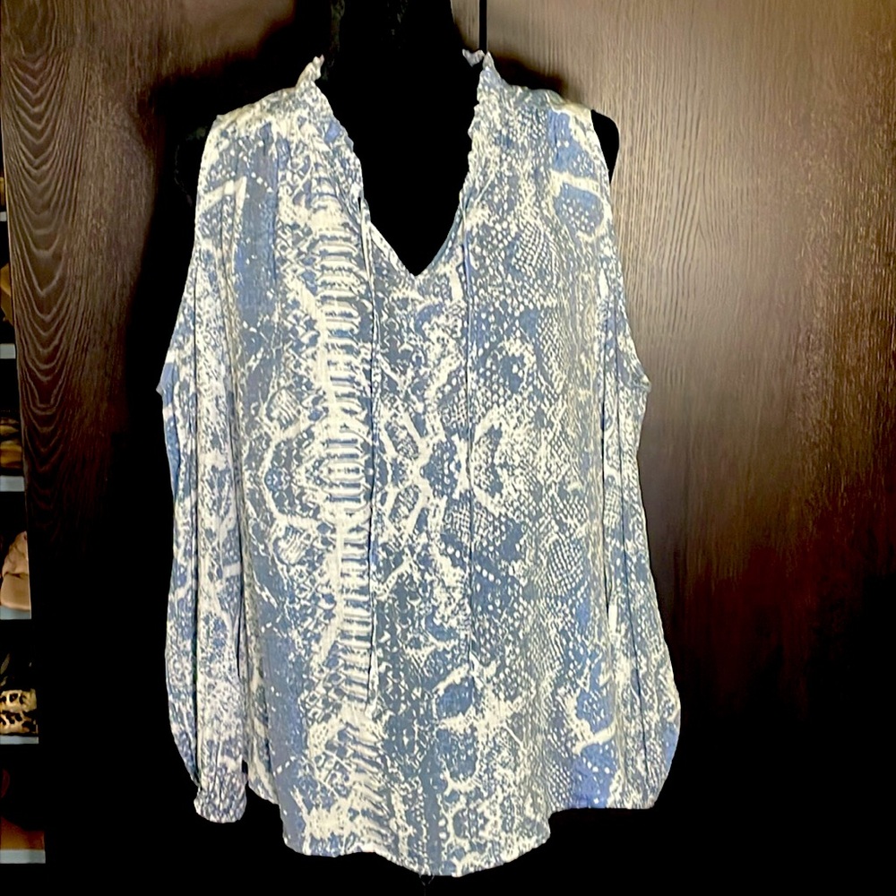 Cooper & Ella cold shoulder long sleeve boho blouse (L)
